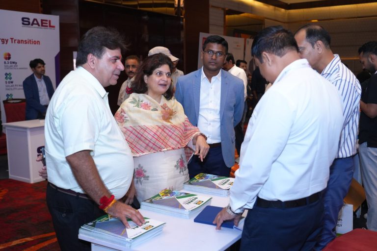 Oswal Solar at EPS Industry Connect 2026, Jammu – delegates discussion